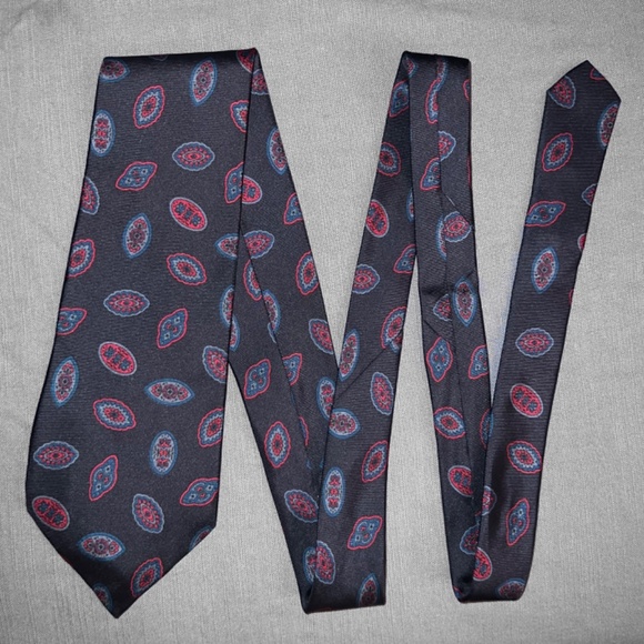 Black Small Mandala Tie - Picture 4 of 4